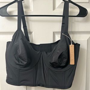 SKIMS LOGO SHINE DEMI CORSET BRA
ONYX (black) 40C